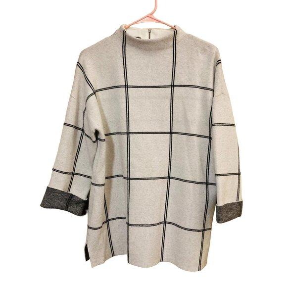 Tahari Sweaters - Tahari White Black Window Pane Plaid Sweater Size XL